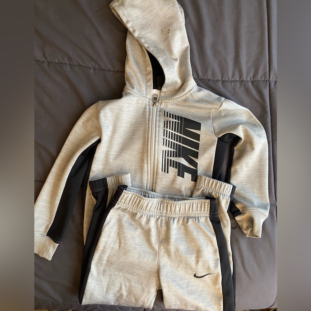 Nike jogging suit